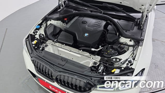 BMW 3 Series 2023 — ფოტო 6/20