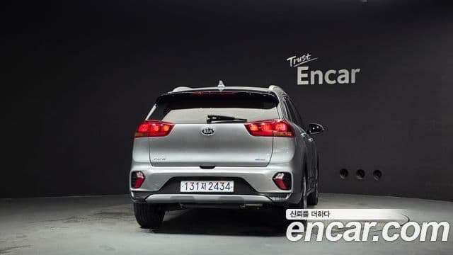 Kia Niro 2021 — ფოტო 4/20