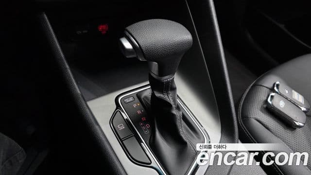 Kia Niro 2021 — ფოტო 9/20