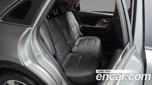 Kia Niro 2021 — ფოტო 11/20