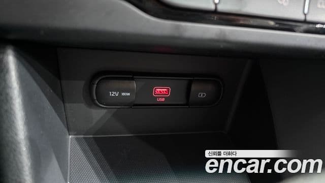 Kia Niro 2021 — ფოტო 12/20