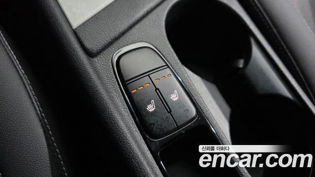 Kia Niro 2021 — ფოტო 18/20