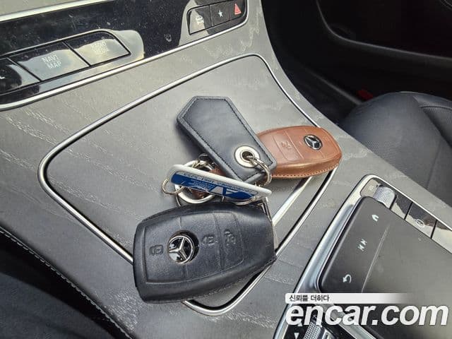 Mercedes-Benz E-Class 2021 — ფოტო 17/17
