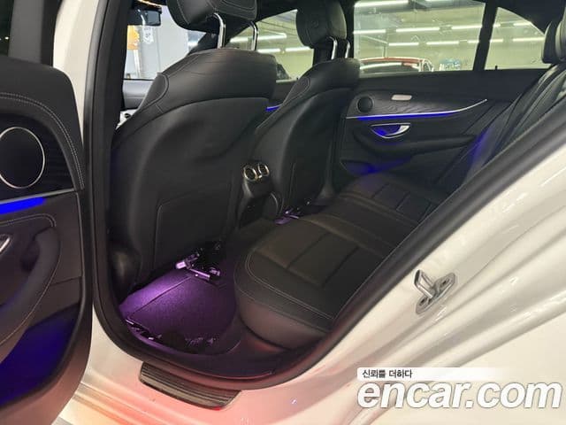 Mercedes-Benz E-Class 2021 — Şəkil 10/18