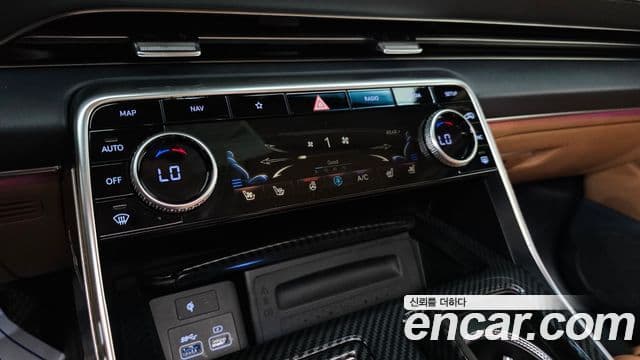 Genesis GV80 2020 — ფოტო 18/20