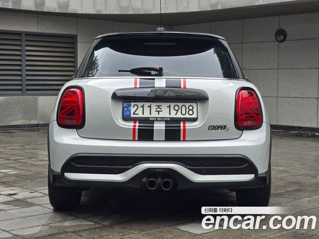 Mini Cooper S 2022 — ფოტო 4/20