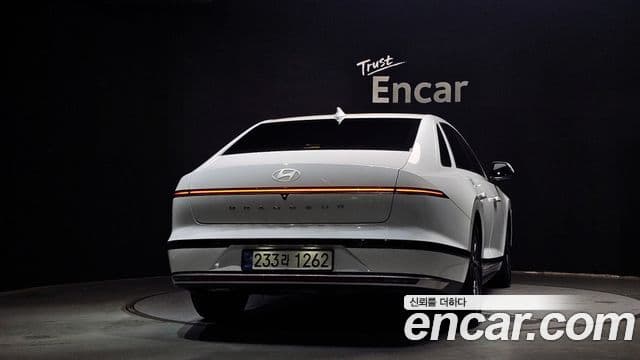 Hyundai Grandeur 2023 — ფოტო 4/20