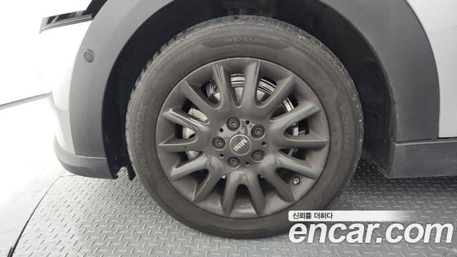 Mini Cooper 2023 — ფოტო 5/20