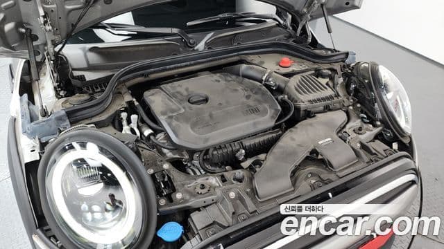 Mini Cooper 2023 — ფოტო 6/20