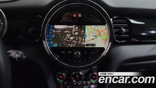 Mini Cooper 2023 — ფოტო 12/20