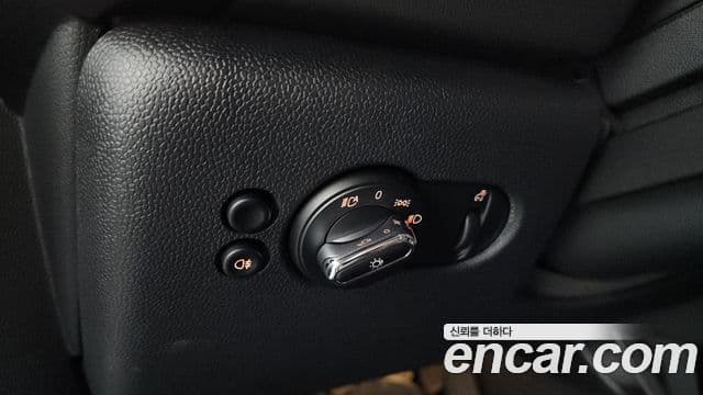 Mini Cooper 2023 — ფოტო 20/20
