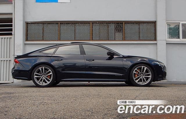 Audi A7 2022 — ფოტო 1/20