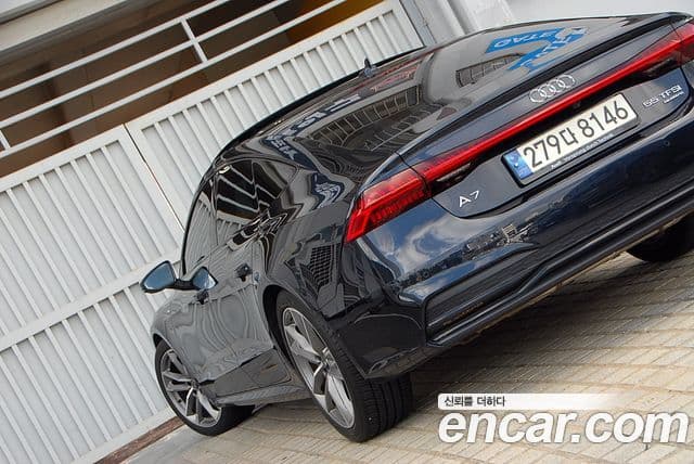 Audi A7 2022 — ფოტო 4/20