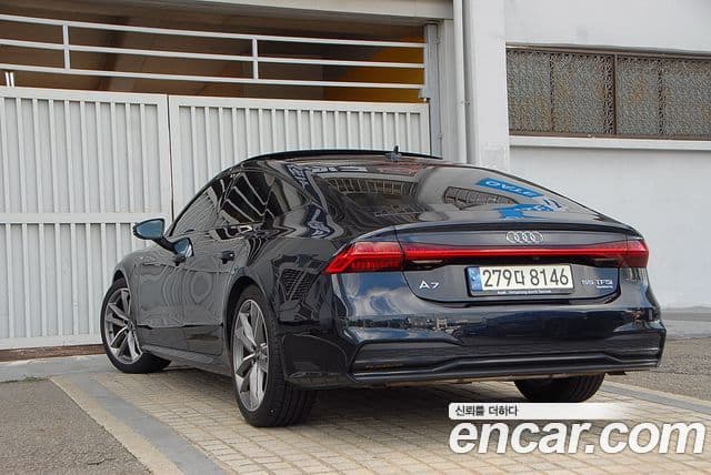 Audi A7 2022 — ფოტო 6/20