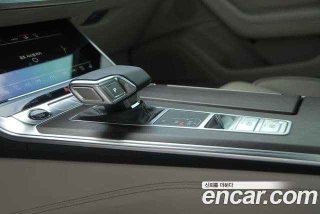 Audi A7 2022 — ფოტო 8/20