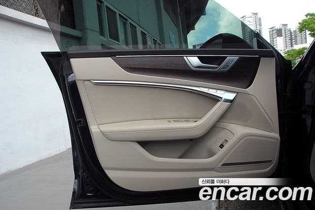 Audi A7 2022 — ფოტო 9/20