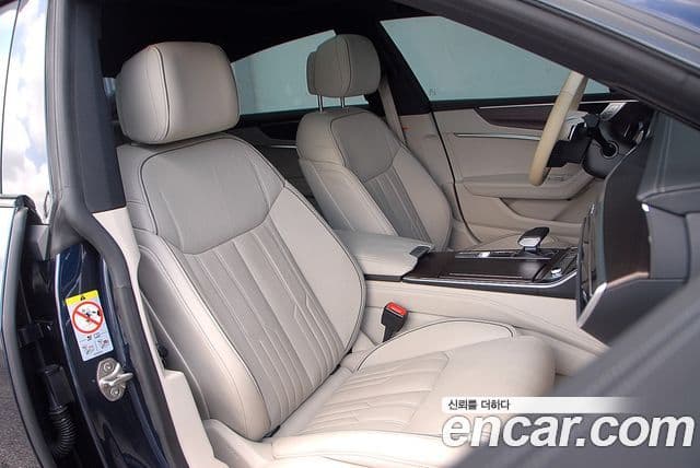 Audi A7 2022 — ფოტო 17/20