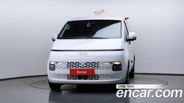Hyundai Staria 2023 — ფოტო 3/20