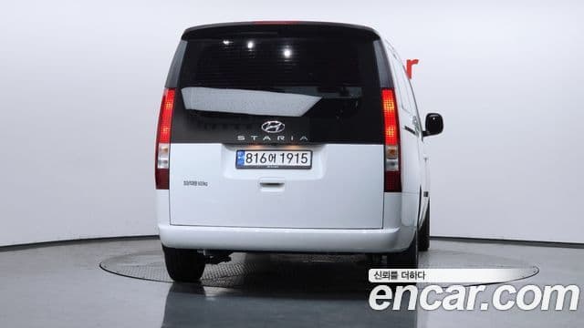 Hyundai Staria 2023 — ფოტო 4/20