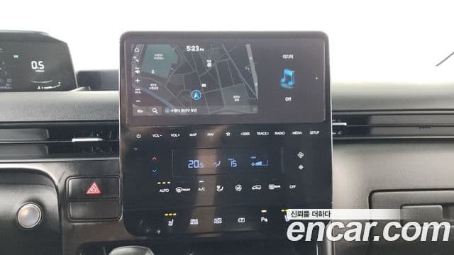 Hyundai Staria 2023 — ფოტო 15/20