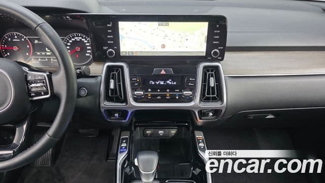 Kia Sorento 2022 — ფოტო 14/20