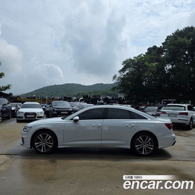 Audi A6 2022 — ფოტო 2/20