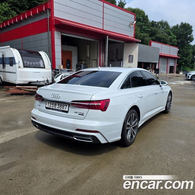 Audi A6 2022 — ფოტო 5/20