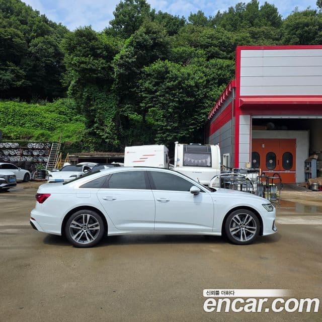 Audi A6 2022 — ფოტო 9/20