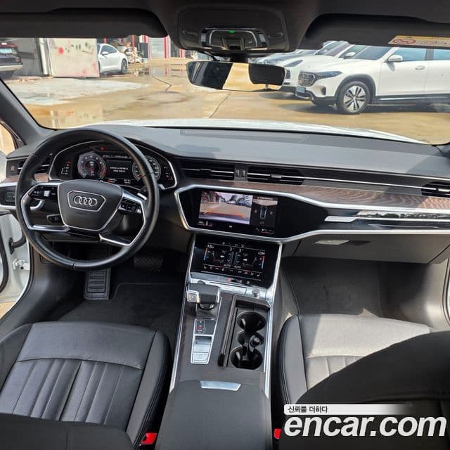 Audi A6 2022 — ფოტო 13/20