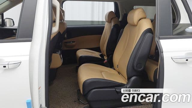 Kia Carnival 2022 — Şəkil 14/20