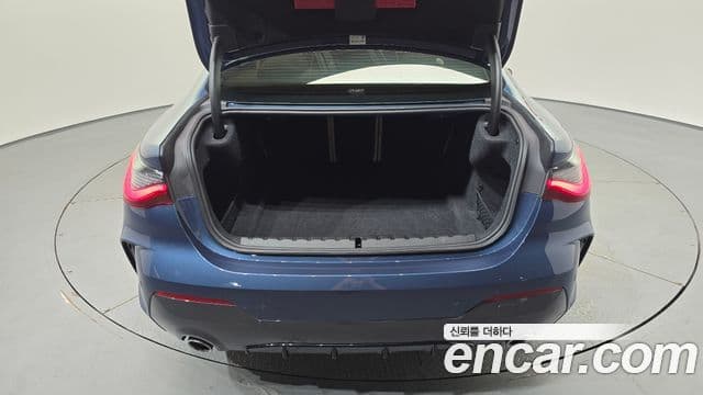 BMW 4 Series 2021 — Şəkil 18/20