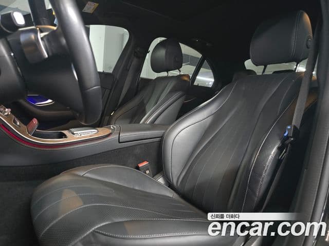 Mercedes-Benz E-Class 2023 — фото 8 из 18