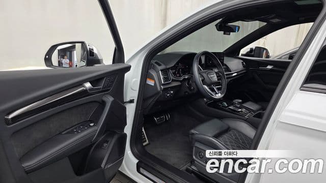 Audi Q5 2021 — ფოტო 8/20