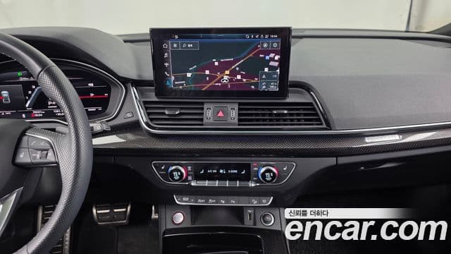 Audi Q5 2021 — ფოტო 13/20