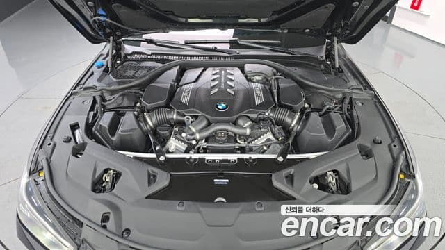 BMW 8 Series 2025 — Şəkil 6/20