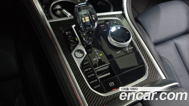 BMW 8 Series 2025 — Şəkil 9/20