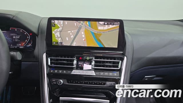 BMW 8 Series 2025 — Şəkil 13/20