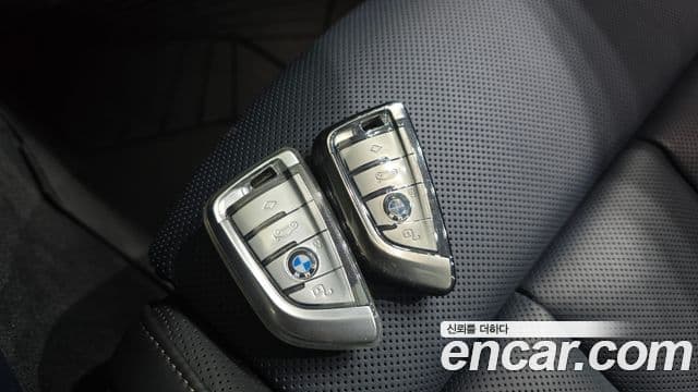 BMW 8 Series 2025 — Şəkil 16/20