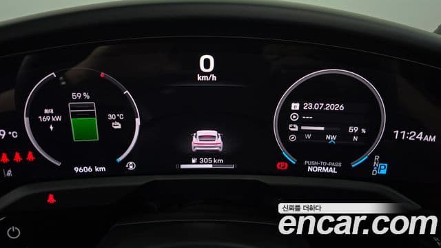 Porsche Taycan 2025 — ფოტო 33/37
