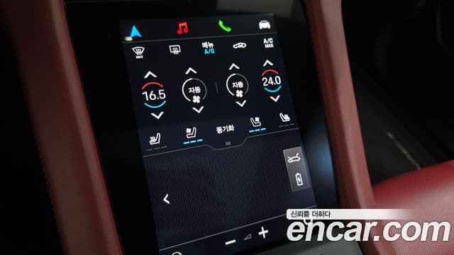Porsche Taycan 2025 — ფოტო 15/37