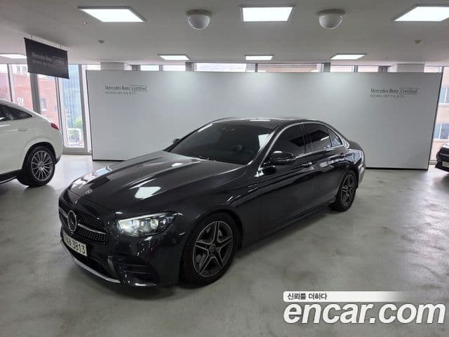Mercedes-Benz E-Class 2022 — ფოტო 18/18