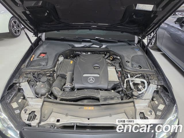 Mercedes-Benz E-Class 2022 — ფოტო 5/18