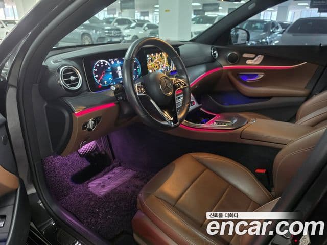 Mercedes-Benz E-Class 2022 — ფოტო 7/18