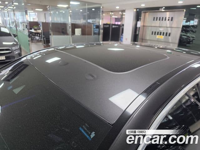 Mercedes-Benz E-Class 2022 — ფოტო 11/18