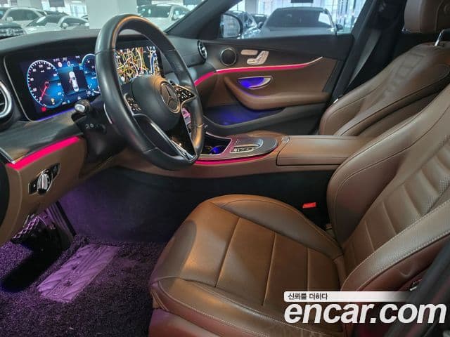 Mercedes-Benz E-Class 2022 — ფოტო 13/18