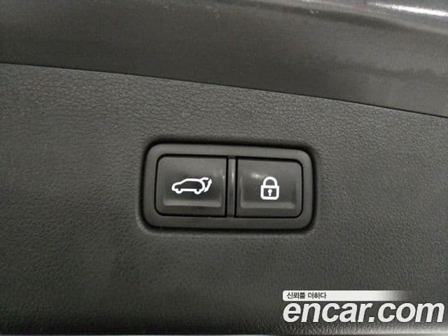 Genesis GV70 2021 — ფოტო 18/20