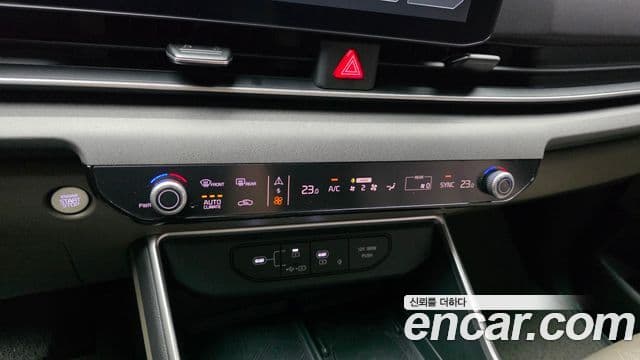 Kia Carnival 2024 — Фото 17/20