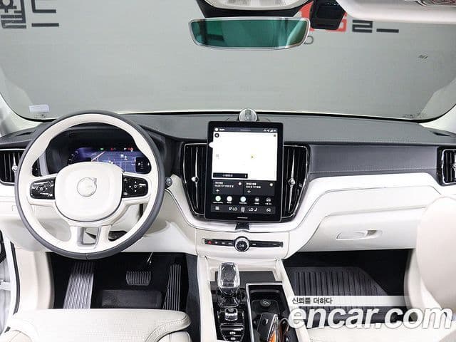 Volvo XC60 2025 — Фото 6/20