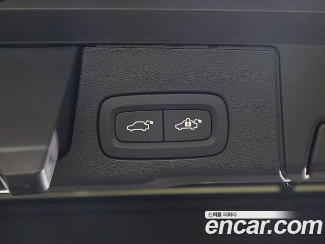 Volvo XC60 2025 — Фото 19/20