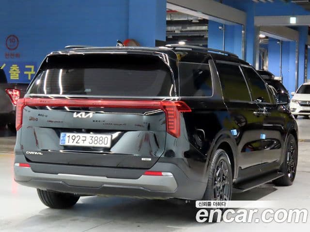 Kia Carnival 2025 — Фото 1/20